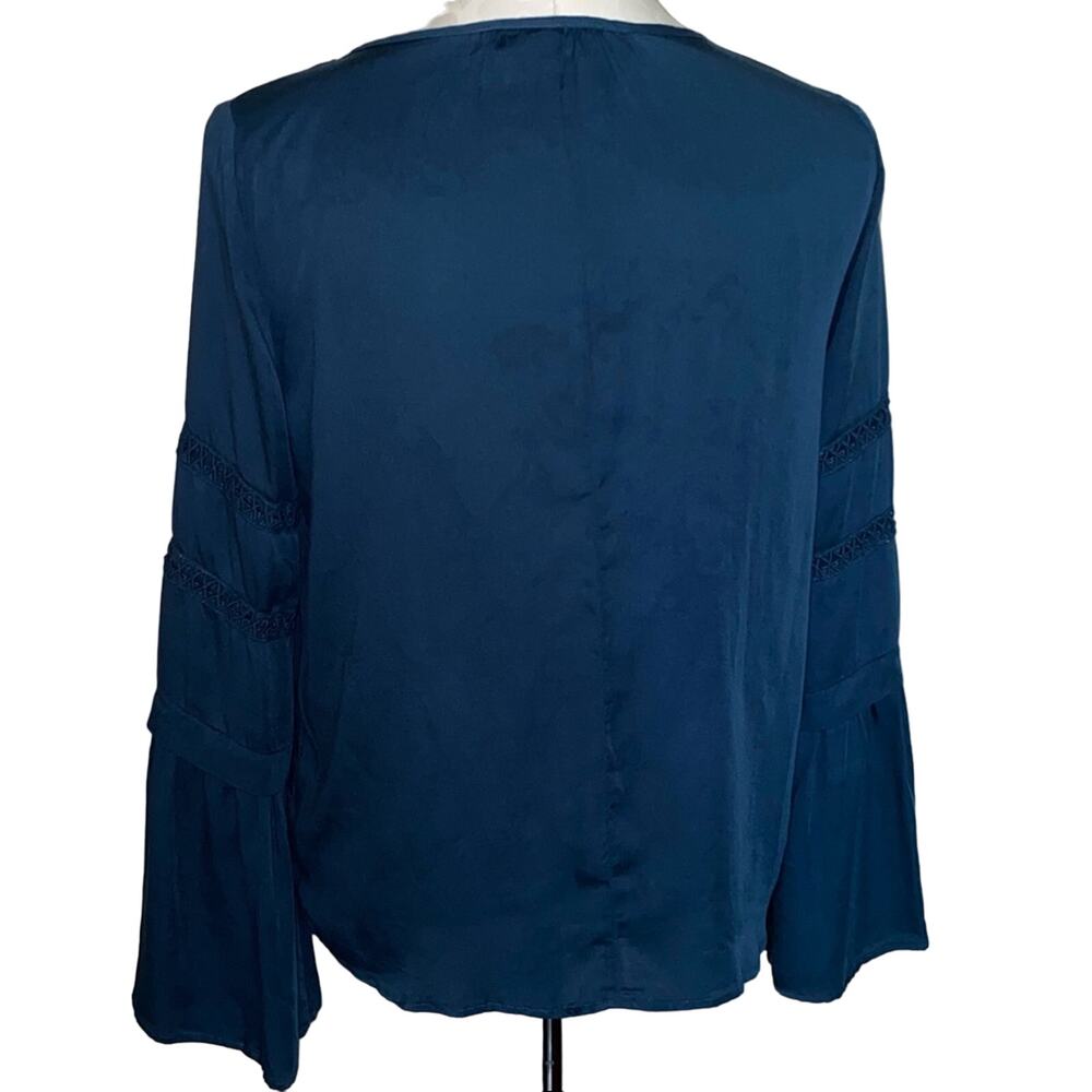 Lovestitch Boho style flared sleeve blue top pullover with front tie size small - Picture 4 of 8
